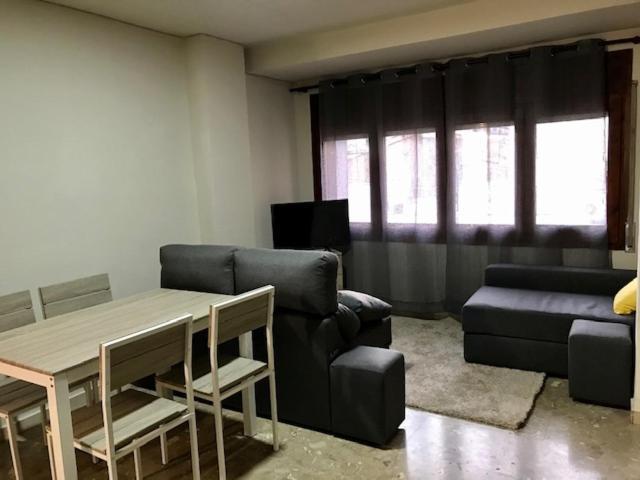 Apartament Encantador Al Centre De Vic Aptgarbi Exterior foto
